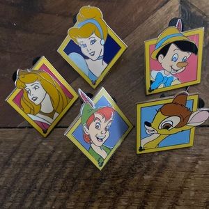 VERY RARE CAST MEMBER EXCLUSIVE DISNEY TRADING PINS.
